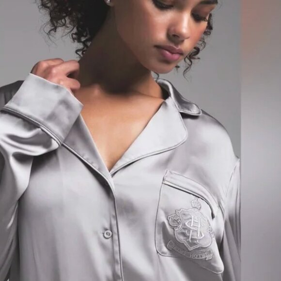 NWOT SKIMS HOTEL SKIMS SHINE LONG SLEEVE BUTTON UP/Bottoms Size L - Picture 4 of 5